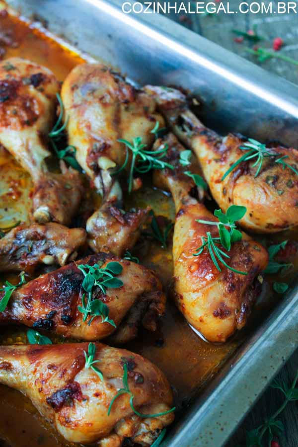 Coxas de frango assadas é uma das receitas mais fáceis de fazer, mas você pode se surpreender com alguns truques para ter o frango assado perfeito.