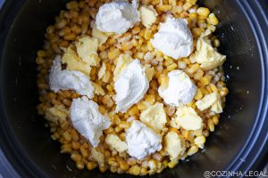 Aprenda a fazer um delicioso milho cremoso na panela elétrica. Com apenas alguns ingredientes você fará o melhor milho da sua vida. 