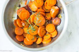receita de cenouras salteadas fáceis de fazer.