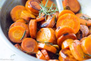 receita de cenouras salteadas fáceis de fazer.
