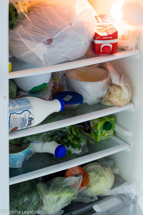 Veja aqui como organizar a geladeira de maneira rápida, dicas para preparar comida congelada para semana inteira e muito mais. 
