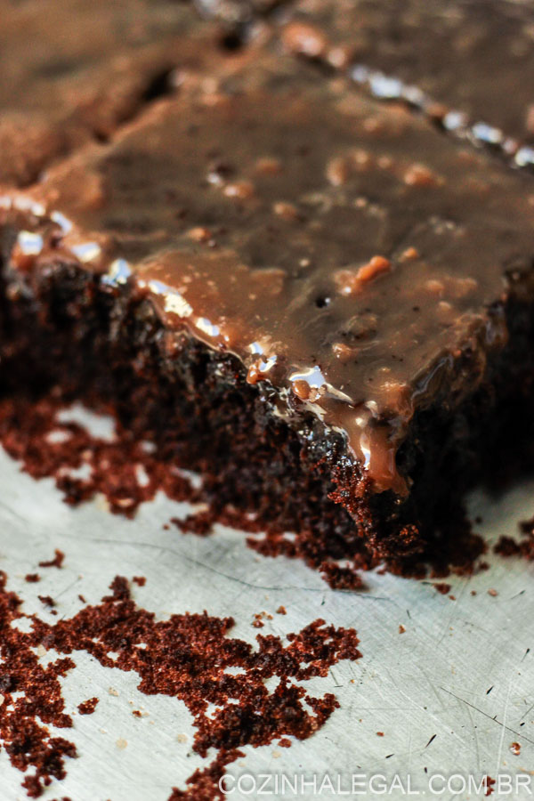 Bolo de Chocolate, simples, de liquidificador, com água