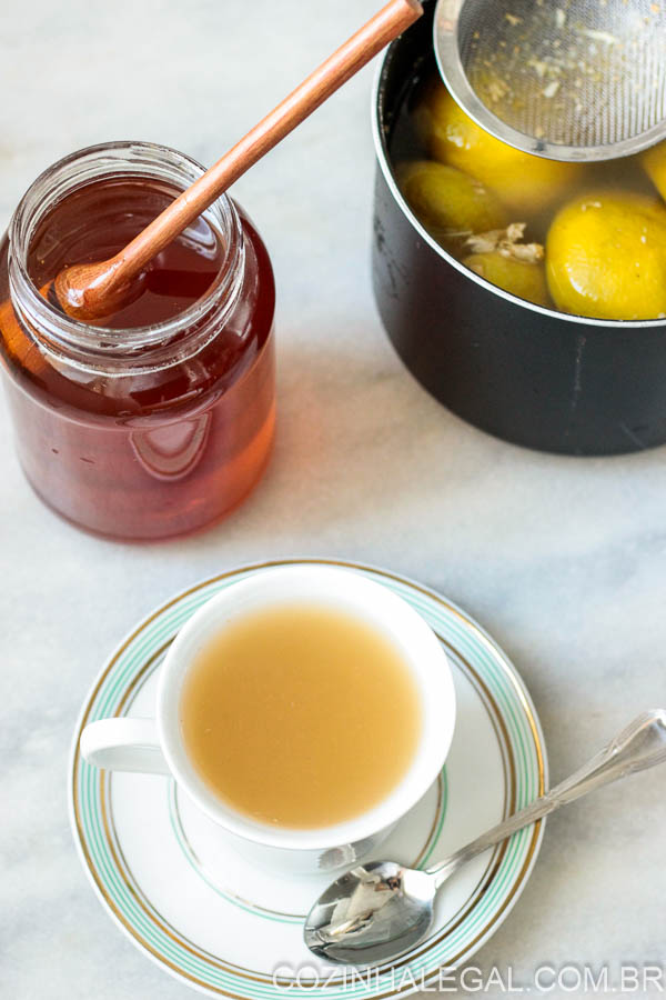Este chá de gengibre com canela é meu segredo para tratar os sintomas da gripe. Tome por 2 dias e sinta-se melhor.