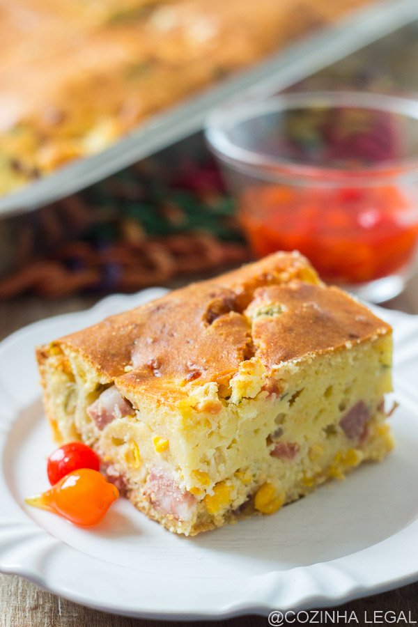 Essa receita de torta salgada caipira é uma das minhas receitas favoritas. Fácil de fazer, conquista até quem não gosta a cozinhar.