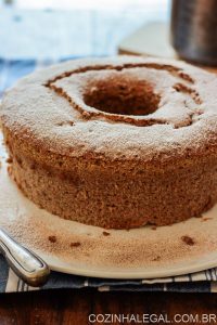 Aqui está a receita do Bolo da Paz, feito pela Maria da Paz da novela. Esse bolo de canela é super fofo, macio e rende um bolo grande!