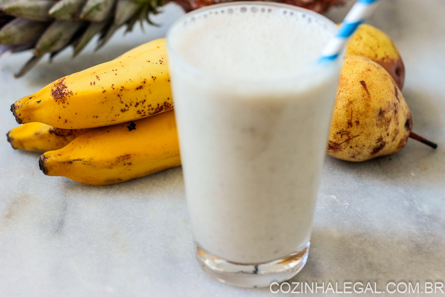 Você precisa de menos de cinco minutos para fazer essa vitamina de banana fácil Use essa