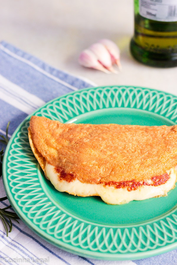 Nunca mais erre! Fazer uma omelete em casa não é difícil. Com alguns passos básicos, você pode fazer isso em minutos. 