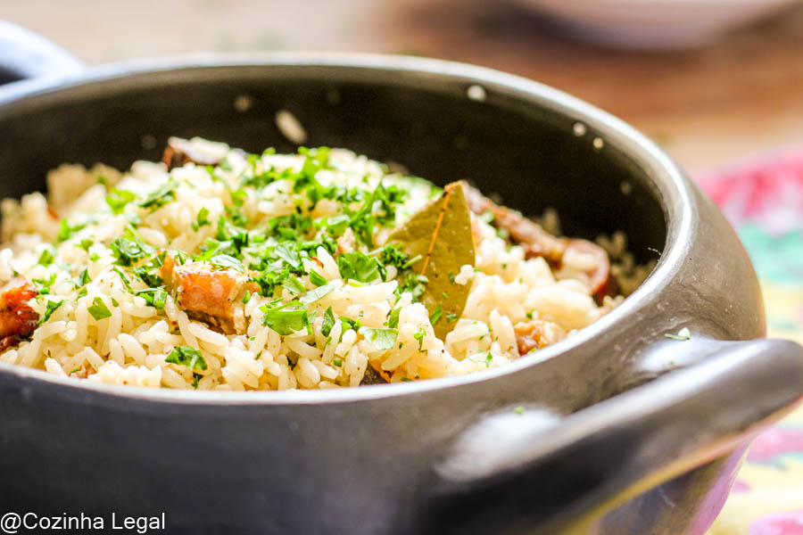 Arroz carreteiro em 30 minutos e 5 passos simples. Almoço de domingo, jantar rápido? Essa é a comida mais fácil de fazer que existe. Faça essa receita comigo.