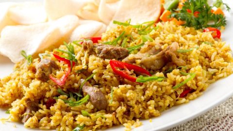 4 Receitas fáceis com arroz do dia anterior para evitar o desperdício na sua cozinha e no seu bolso. Vocês sabem o quanto adoro comidas diferentes e com inspiração de outros países. Mas nem sempre tenho tempo de prepara-las eu mesma ou sair de casa para jantar.