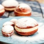 Sonho de padaria fofinho com recheio de creme