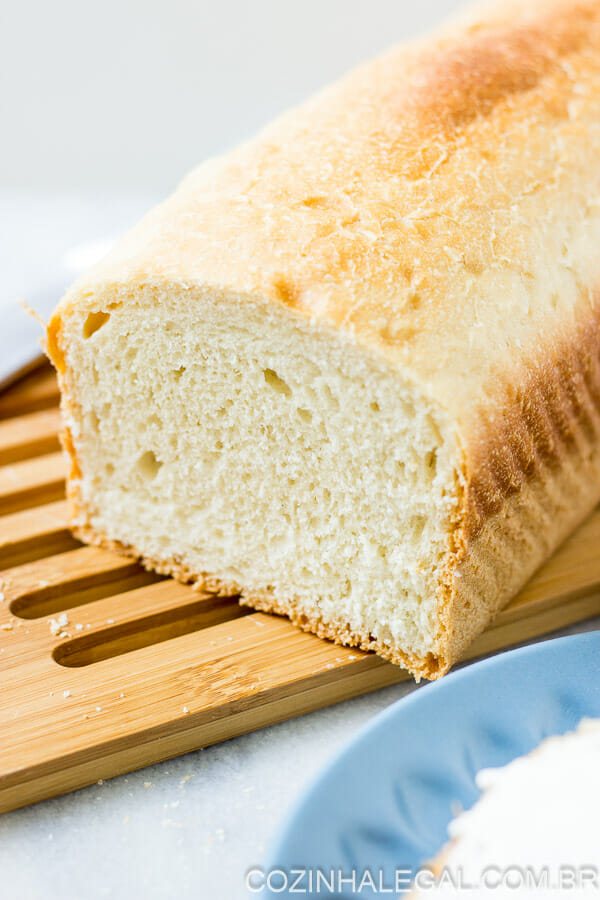 This is the classic recipe for homemade sandwich bread, and it's so easy to make! The bread is incredibly high, soft and fluffy. The perfect bread recipe.