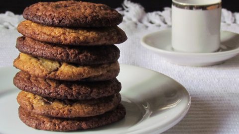 COOKIES COM GOTAS DE CHOCOLATE