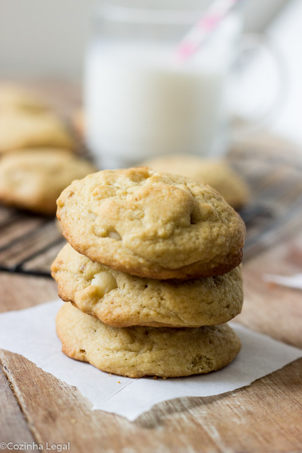 Aqui estão 20 receitas de biscoitos caseiros simples de fazer. Tem biscoito de polvilho, amanteigado, sequilho e cookies para você fazer hoje mesmo. 