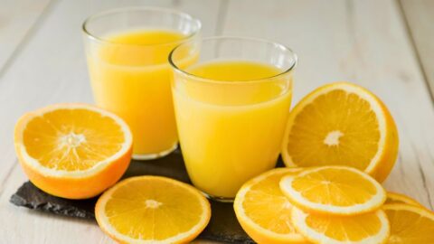 Veja como fazer suco de laranja no liquidificador. Esse é o jeito mais rápido e prático de ter um suco fresco a qualquer hora do dia.