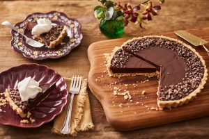 Preparado para fazer a torta de chocolate mais fácil do mundo? Venha se encantar com essa receita prática e deliciosa.