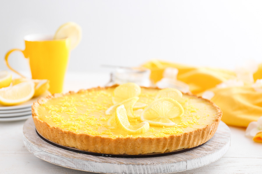Se você é fã de sobremesas que lembram aquele gostinho de comida feita em casa, vai adorar a torta rústica de limão.