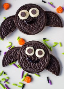 Aprenda como fazer 41 receitas de doces de Halloween para adoçar a festa mais assustadora do ano. Escolha a sua sobremesa favorita!