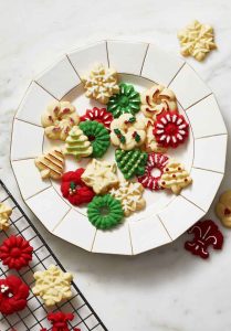 Confira nossos biscoitos de Natal favoritos e não se esqueça de fazer o suficiente para deixar para o Papai Noel e suas renas também.