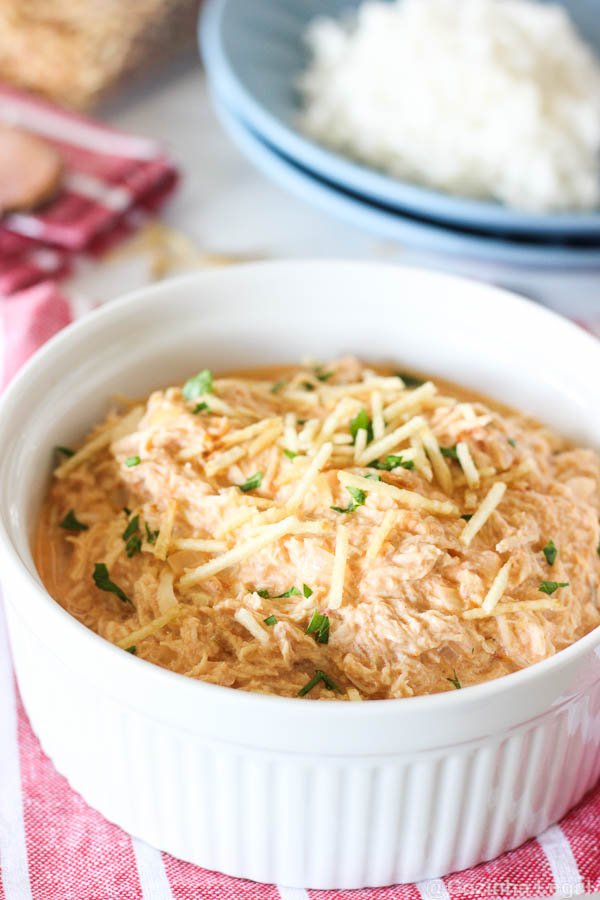 Aprenda a fazer um delicioso estrogonofe com frango desfiado em apenas 20 minutos! Com ingredientes simples e um passo a passo fácil, você terá uma refeição saborosa e rápida para semana inteira.