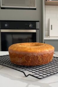 Como fazer bolo de limão fofinho no liquidificador. Modo de preparo completo com vídeo.