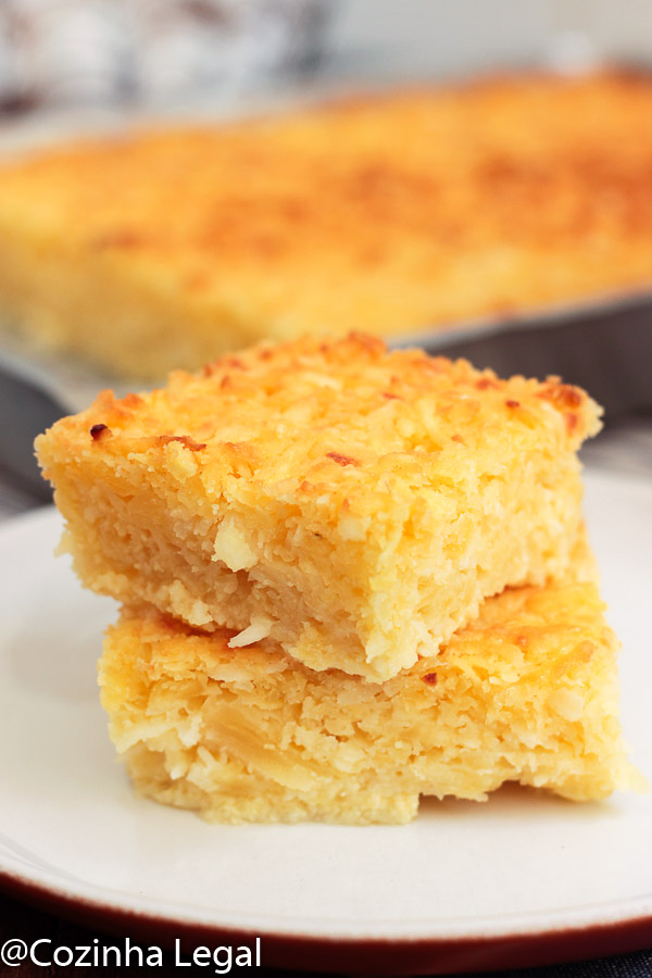 Faça um delicioso bolo de mandioca cremoso com esta receita simples. Aprenda agora mesmo a preparar esse clássico brasileiro!