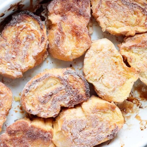 Difícil é comer apenas uma fatia dessa rabanada de forno. Crocante por fora e cremosa por dentro. Todas as festas de fim de ano, sem falta, isso acontece: tenho um profundo desejo por rabanada!
