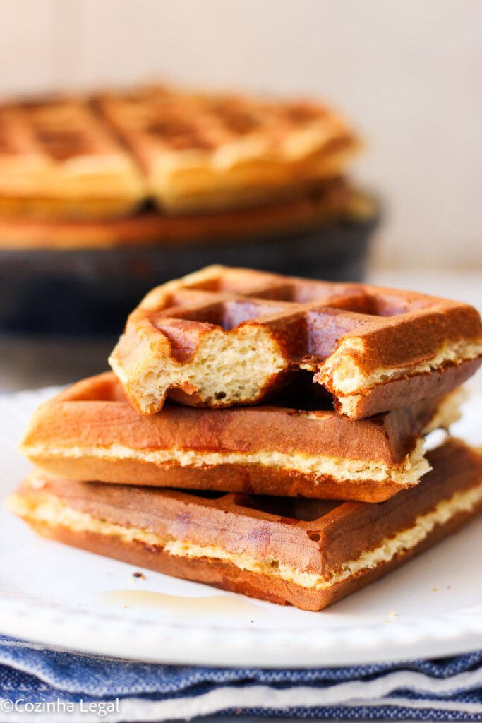 Esse waffle fit de banana mudou minha rotina! Fácil, saudável e delicioso — a receita perfeita pra quem quer comer bem sem perder tempo.