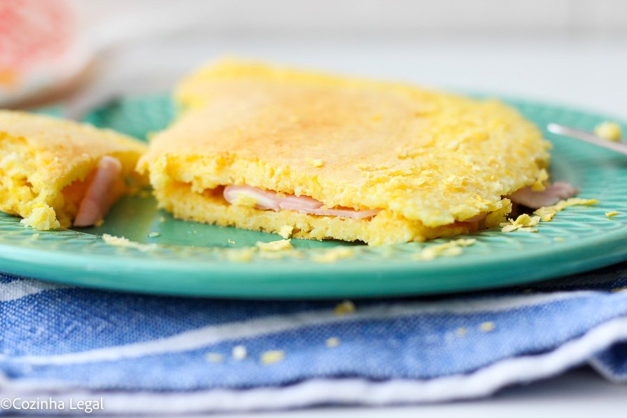 Receita de cuscuz de frigideira rápida, prática e sem cuscuzeira. Ideal para café da manhã, lanche ou jantar leve. Veja como fazer.