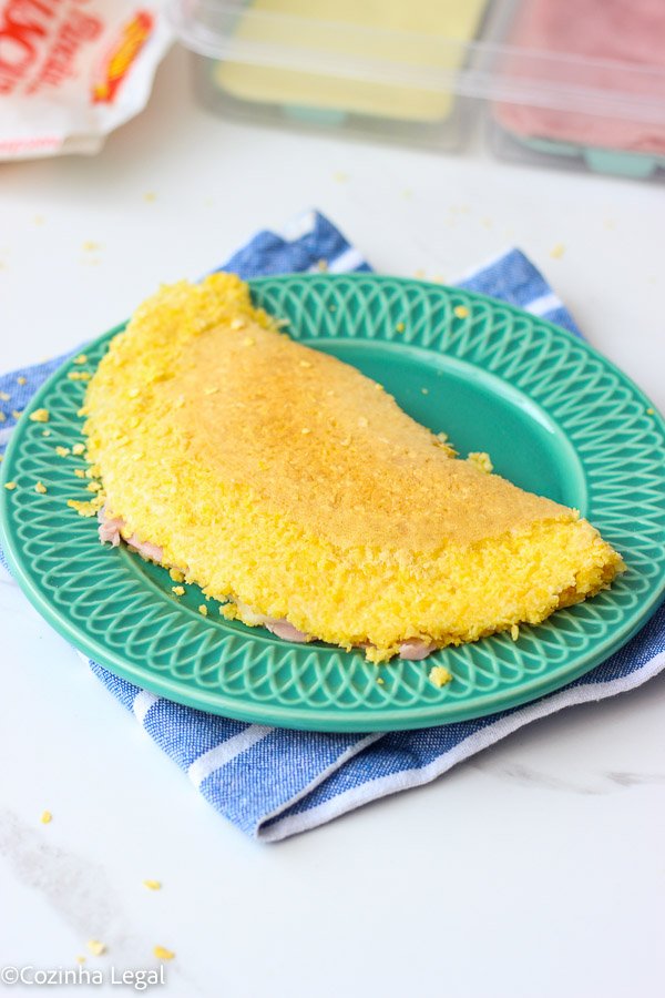 Receita de cuscuz de frigideira rápida, prática e sem cuscuzeira. Ideal para café da manhã, lanche ou jantar leve. Veja como fazer.