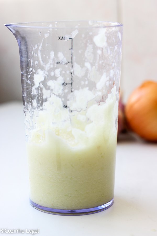 Aprenda a fazer tempero caseiro com 3 ingredientes, simples e econômico. Mais saboroso que o industrializado. Ideal para frango, arroz, carnes e legumes.
