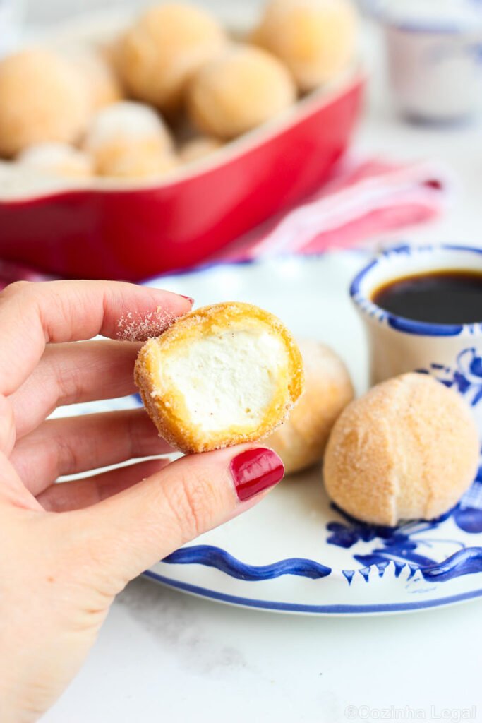 Bolinho de chuva sequinho sem trigo e sem leite